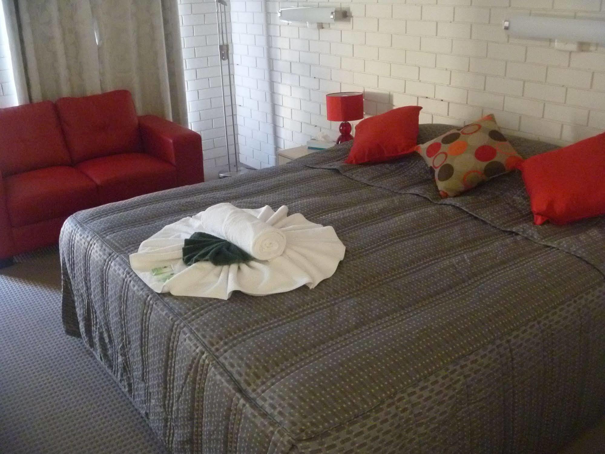 Stagecoach Inn Motel 탬워스 외부 사진